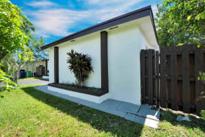 8360 NW 25th Ct, Sunrise, FL 33322 - MLS#F10527148