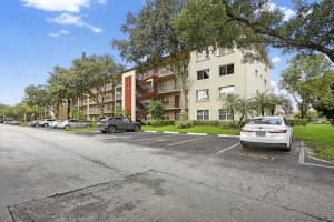 850 SW 133rd Ter 118 B, Pembroke Pines, FL 33027 - MLS#F10527205