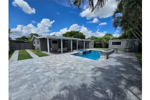 2340 NE 8th Ave, Pompano Beach, FL 33064 - MLS#F10527251