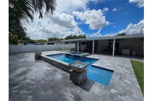 2340 NE 8th Ave, Pompano Beach, FL 33064 - MLS#F10527251