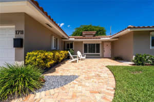 1711 NE 40th Ct, Oakland Park, FL 33334 - MLS#F10527259