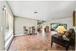 1711 NE 40th Ct, Oakland Park, FL 33334 - MLS#F10527259
