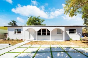1031 SW 6th Way, Deerfield Beach, FL 33441 - MLS#F10527274