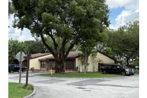 2201 Buttonwood Ave 2201, Pembroke Pines, FL 33026 - MLS#F10527301