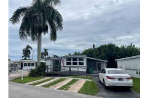 8520 SW 18th Ct, Davie, FL 33324 - MLS#F10527341