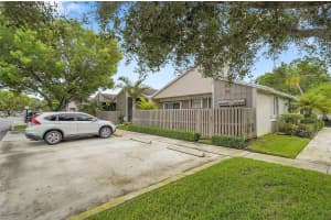 573 Woodgate Cir, Fort Lauderdale, FL 33326 - MLS#F10527343