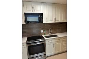 1911 NE 28th St 4, Lighthouse Point, FL 33064 - MLS#F10527349