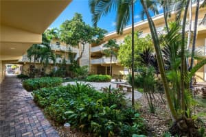815 Middle River Dr 205, Fort Lauderdale, FL 33304 - MLS#F10527390
