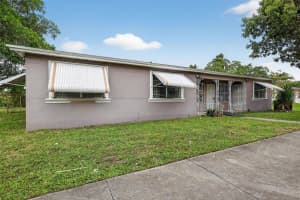596 Ragan Dr, Miami Springs, FL 33166 - MLS#F10527392