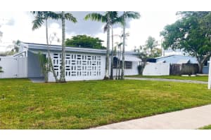 6540 SW 4th St, Pembroke Pines, FL 33023 - MLS#F10527456