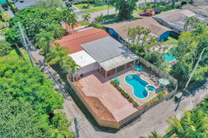 2004 N 40th Ave, Hollywood, FL 33021 Sold 10/27/25