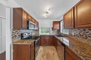 6070 Nw 64th Ave 212, Tamarac