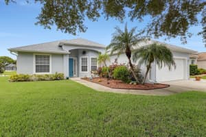 5230 E 1st Sq, Vero Beach, FL 32968 - MLS#F10527482