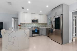 558 NE 28th St, Wilton Manors, FL 33334 - MLS#F10527501
