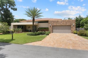 2701 NE 2nd Ave, Wilton Manors, FL 33334 - MLS#F10527508
