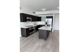 90 SW 3rd St 3912, Miami, FL 33130 - MLS#F10527539