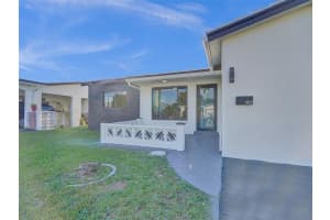4165 NW 52nd Ave, Lauderdale Lakes, FL 33319 - MLS#F10527546