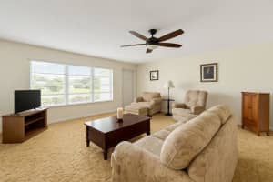 213 E Arbor Ave, Port Saint Lucie, FL 34952 - MLS#F10527590