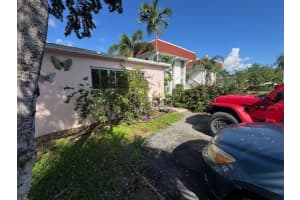 1503 Hayes St E, Hollywood, FL 33020 - MLS#F10527618