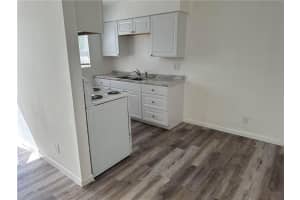 300 SE 9th Ct 3, Hallandale Beach, FL 33009 - MLS#F10527652