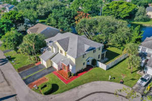 1081 SW 110th Ln, Davie, FL 33324 - MLS#F10527661