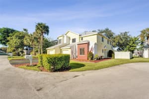 1081 SW 110th Ln, Davie, FL 33324 Sold 12/23/25