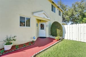 1081 SW 110th Ln, Davie, FL 33324 - MLS#F10527661