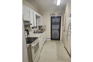 30 NW 189th St, Miami, FL 33169 - MLS#F10527666