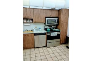 3200 N N Palm Aire 105, Pompano Beach, FL 33069 - MLS#F10527684