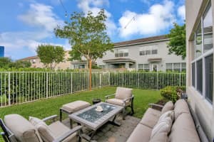 1105 Banyan Dr, Hollywood, FL 33021 - MLS#F10527707