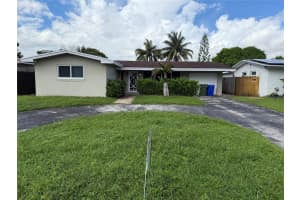 1130 Nw 83rd Way, Pembroke Pines