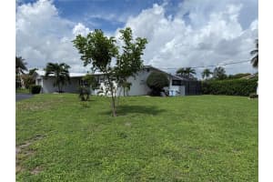 401 SW 18th St, Pompano Beach, FL 33060 Sold 11/07/25