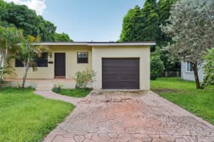 2708 Adams St, Hollywood, FL 33020 - MLS#F10527833