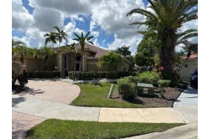 472 Fairmont Ln, Weston