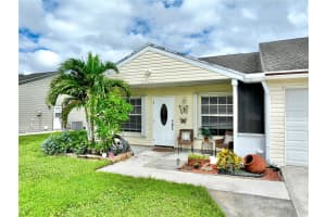 7782 N Blairwood Cir, Lake Worth