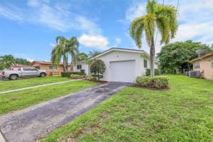 3784 NW 37th St, Lauderdale Lakes, FL 33309 - MLS#F10527899