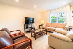300 Diplomat Pkwy 309, Hallandale Beach, FL 33009 - MLS#F10527917