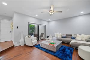 2051 Bayberry Dr 2051, Pembroke Pines, FL 33024 - MLS#F10527955