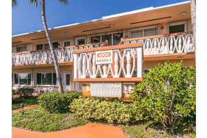 1000 SW 11th Ave #12A BLDG E, Hallandale Beach, FL 33009 - MLS#F10527973