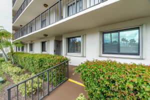 3138 Via Poinciana 111, Lake Worth, FL 33467 - MLS#F10527978