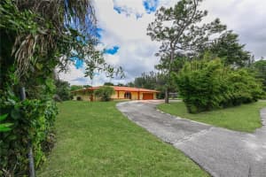 8421 Pioneer Rd, West Palm Beach, FL 33411 - MLS#F10527997