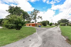 8421 Pioneer Rd, West Palm Beach, FL 33411 - MLS#F10527997