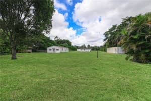 8421 Pioneer Rd, West Palm Beach, FL 33411 - MLS#F10527997