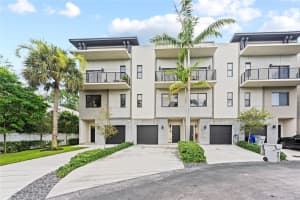 548 SE 1st Cir 548, Pompano Beach, FL 33060 - MLS#F10528039