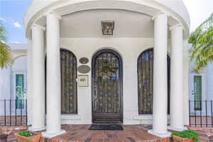 1220 SE 2nd St, Fort Lauderdale, FL 33301 - MLS#F10528122