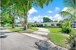 836 Orchid Dr, Plantation, FL 33317 - MLS#F10528135