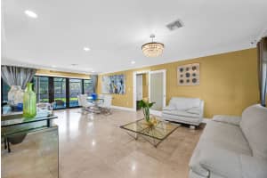 836 Orchid Dr, Plantation, FL 33317 - MLS#F10528135