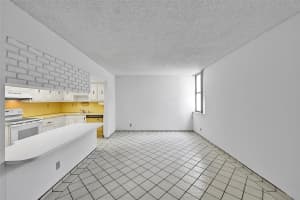 20350 W Country Club Dr PH12-4, Aventura, FL 33180 - MLS#F10528188