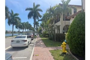3730 NW 84th Way, Pembroke Pines, FL 33024 - MLS#F10528391