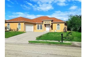 1711 SE Airoso Blvd, Port Saint Lucie, FL 34984 - MLS#F10528395
